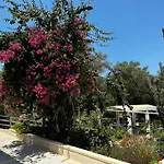 Sailors Luxury * Agia Pelagia Chlomou