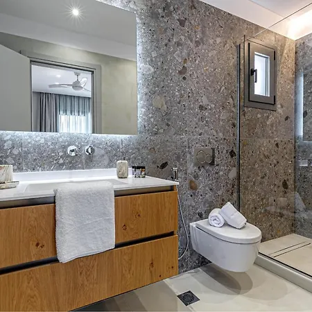 Sailors Luxury Agia Pelagia Chlomou