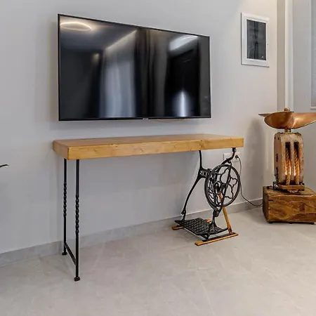 Sailors Luxury * Agia Pelagia Chlomou