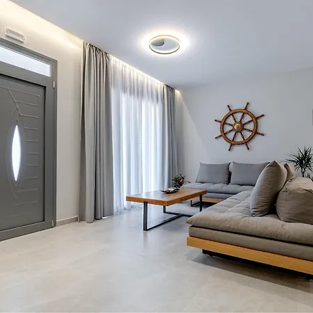 Sailors Luxury Hébergement de vacances Agia Pelagia Chlomou